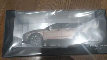 크라운 에스테이트 미니카 프레셔스 브론즈 Z HEV 컬러 샘플