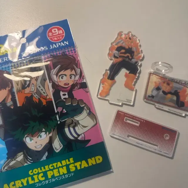 엔데버 아크릴 스탠드