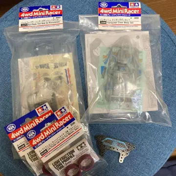 미니 사륜구동 폴리카 바디x2, 타이어x2, 브레이크 스테이x1