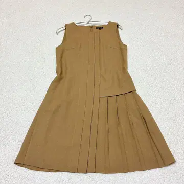 주말 한정 판매 [ INDIVI ] 원피스(38) 베이지 슬리브리스