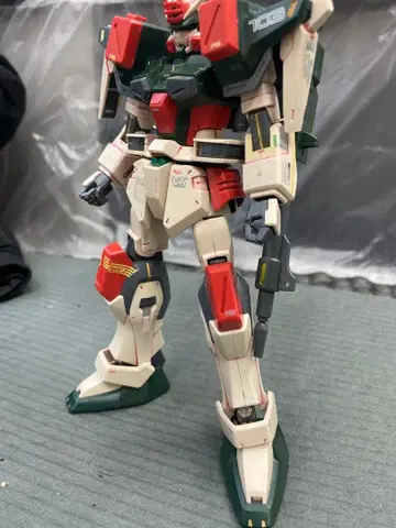 1/100 버스터 건담 기본 조립 완성품
