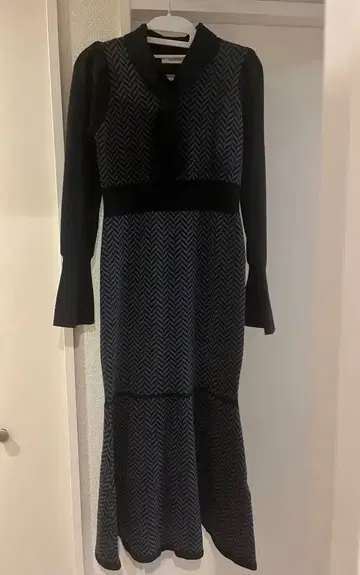 dazzlin 헤링본 타이 파스텔 니트 원피스