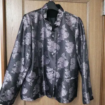 테일러드 자켓 광택 있음 블랙과 보라색 꽃무늬 XL 사이즈