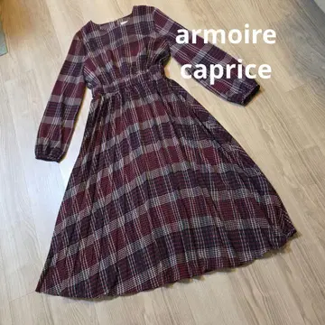 빨간색 계열 체크 긴팔 원피스