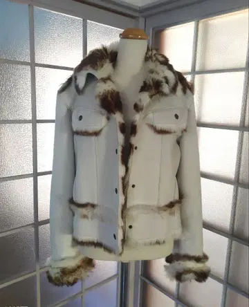 새상품급 ZOOI 페이크 무스탕 자켓 애니멀 보아 이탈리아제