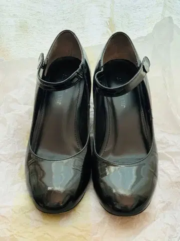 JILLSTUART 질스튜어트 멜리 제인 에나멜 펌프스