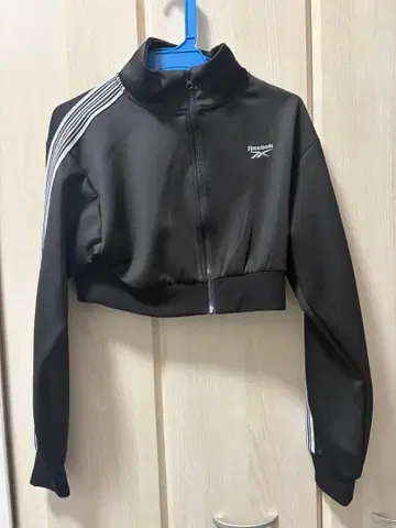 리복 블랙 크롭 자켓