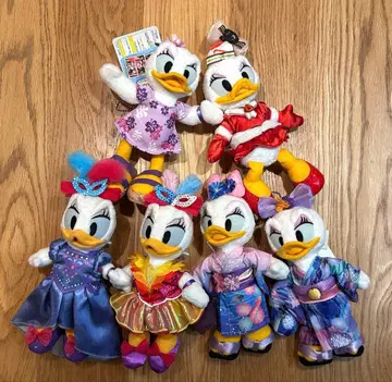 디즈니 데이지 인형 배지 묶음 판매