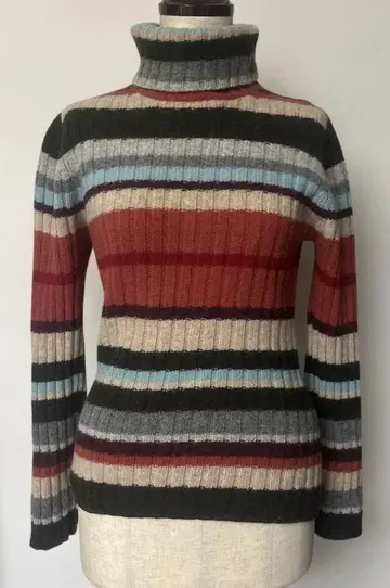 멀티 컬러 터틀 스웨터 CAST& STAFF