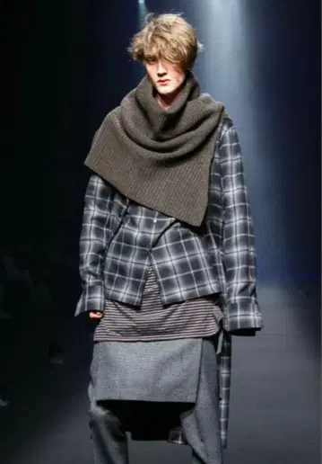 LAD MUSICIAN 비대칭 디자인 머플러 설명란 필수