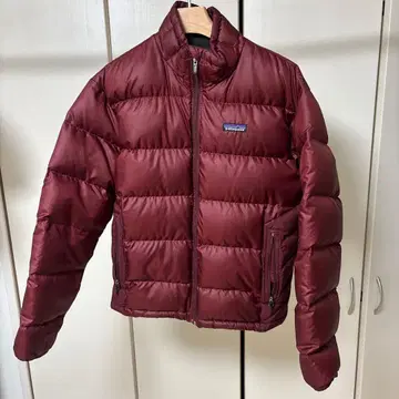 파타고니아 버건디 다운 자켓 아웃도어