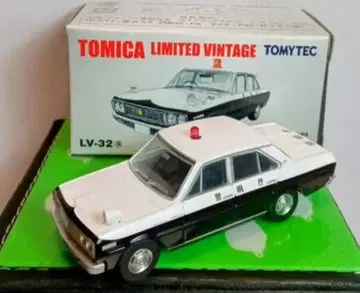 토미카 리미티드 빈티지 닛산 세드릭 패트롤카 새상품