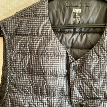 유니클로 울트라 라이트 다운 베스트 하운드투스 패턴 M 새상품급