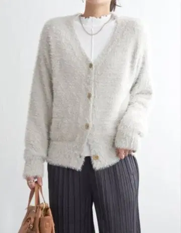 페더 V넥 가디건