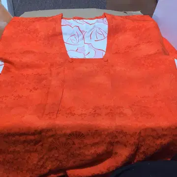 오렌지 컬러 겉옷 부채 무늬 기모노