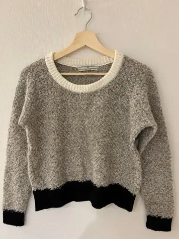 Nouveau Standard 니트 스웨터