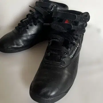 리복 클래식 프리스타일 하이컷 스니커즈 24.5