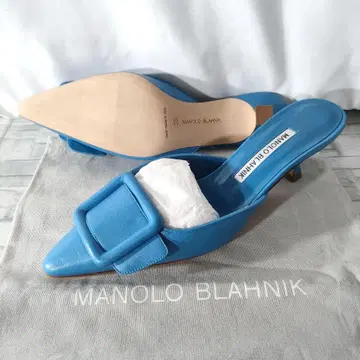 수납 가방 포함 미사용품 마놀로 블라닉 메이 세일 가죽 라이트 블루 36