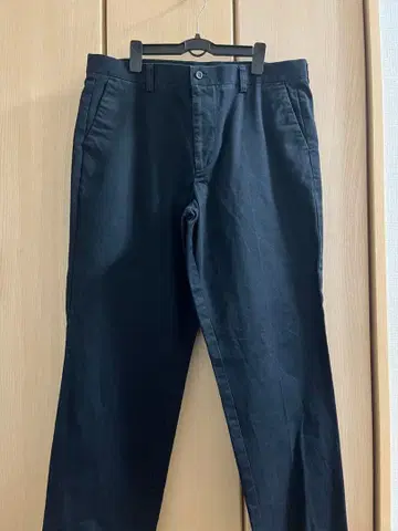 DOCKERS INDIVIDUAL FIT 턱 테이퍼드 팬츠 블랙