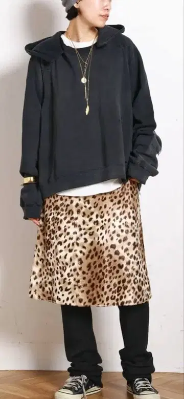 [ 새상품 ] AP STUDIO 스탠드애로우 후드티