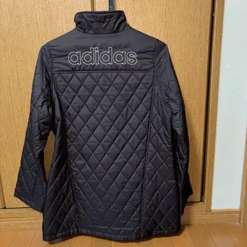 adidas 퀼팅 자켓 짙은 갈색