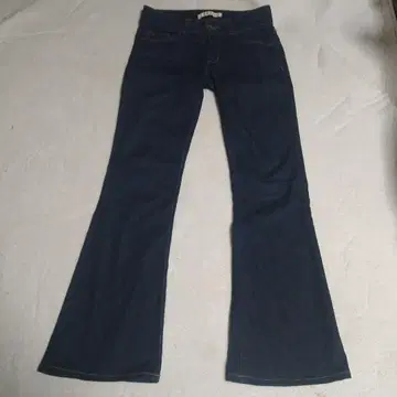 새상품급! J BRAND 다크 블루 부츠컷 데님