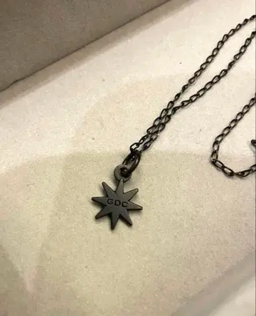 GDC 목걸이 매트 블랙