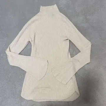 UNIQLO 마메쿠로구치 리브 하이넥 스웨터 터틀넥