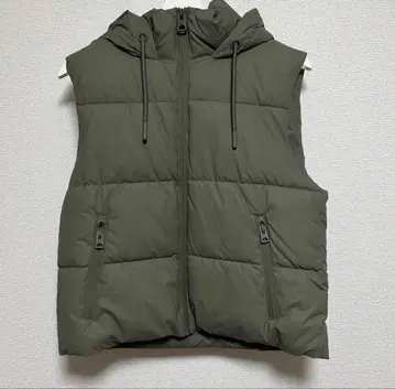 ZARA 다운 베스트 카키