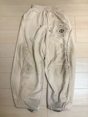 [ SKOOT ] 스웨트 팬츠 화이트 TAKATO 애용 브랜드