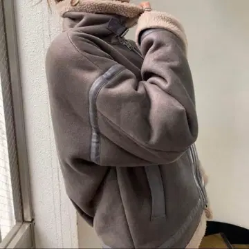 EMODA 와이드 암 페이크 무스탕 그레이