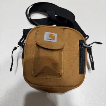 칼하트 Carhartt 컴팩트 숄더백 브라운