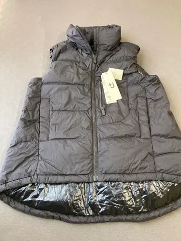 유니클로 UNIQLO +J 네이비 L 사이즈 다운 베스트 미사용품!