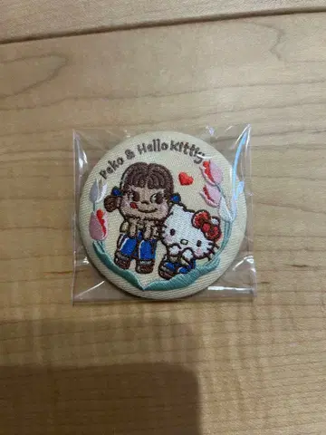 후지야 헬로키티 PEKO x Hello Kitty 자수 캔뱃지