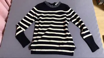 사카이 럭 비즈 장식 흑백 스트라이프 니트 스웨터 하자품