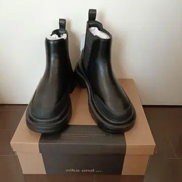 니코앤드 - 절개 사이드 고어 부츠 블랙 M 사이즈