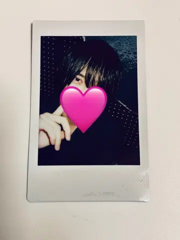 꿈 먹는 NEON 유라 폴라로이드