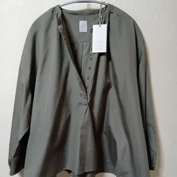 미사용 새상품 tandy 휴일과 시 레모네이드 블라우스