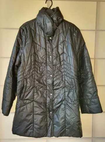 블랙 퀼팅 롱 기장 다운 자켓 EFAN 이 팬 블랙 코트