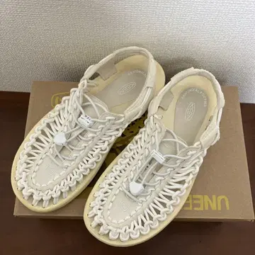 KEEN 킨 유니크 화이트 24.5cm