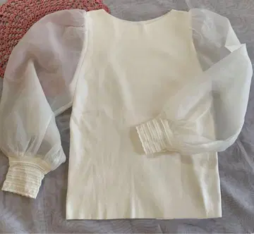 [ 새상품 ] STRAWBERRY FIELDS 시스루 니트 티셔츠