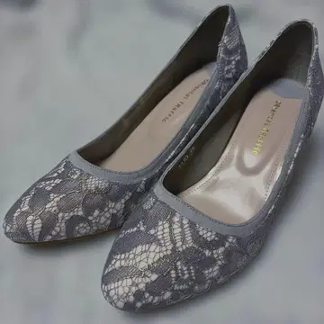 [ 미사용 새상품 ] 레이스 패턴 펌프스 사이즈 38