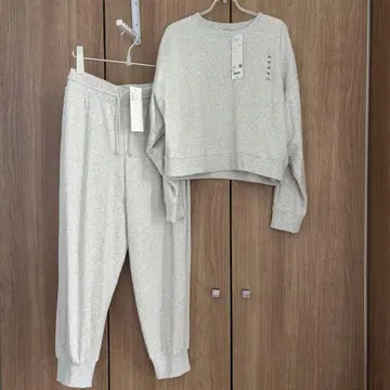 유니클로 프린세스 탐탐 립 맨투맨 셋업 XL