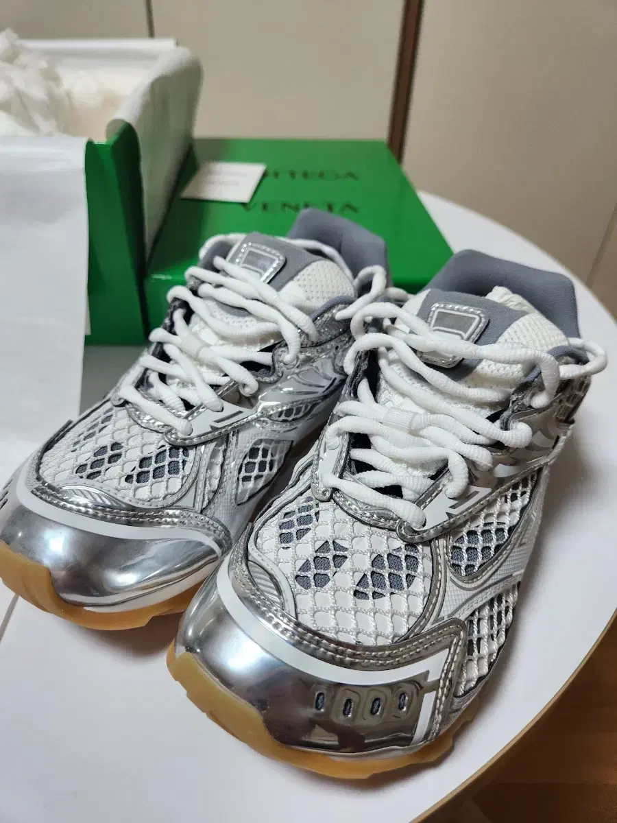 Unused genuine Bottega Veneta Orbit sneakers 39 silver 755915
