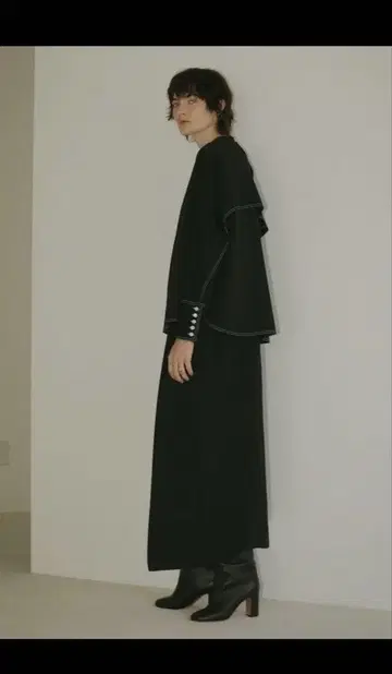 새상품급 MANOF 마노프 백 요크 레이어드 원피스 클라네