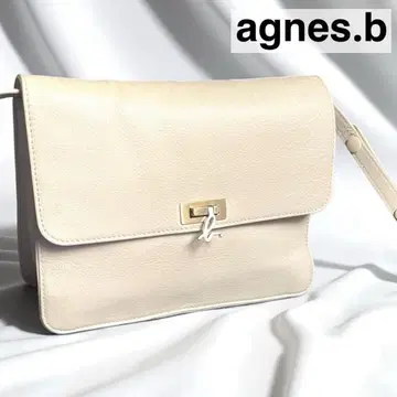 새상품급 에네스베 숄더백 사선 가죽 베이지 로고 금장 장식