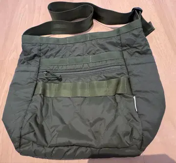 정가 25,300엔 브리핑 퀼팅 숄더백