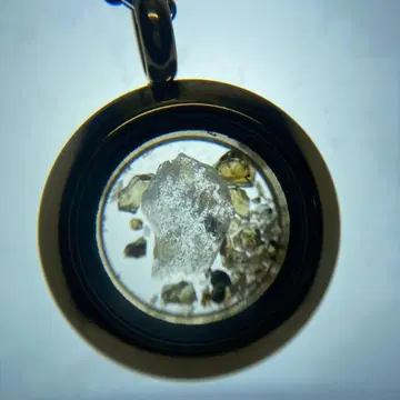 아드미나 리비안 조약돌 목걸이 펜던트