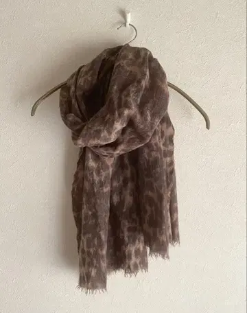 투모로우랜드 * 레오파드 무늬 스톨 머플러