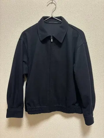 유니클로 네이비 지퍼 달린 캐주얼 자켓